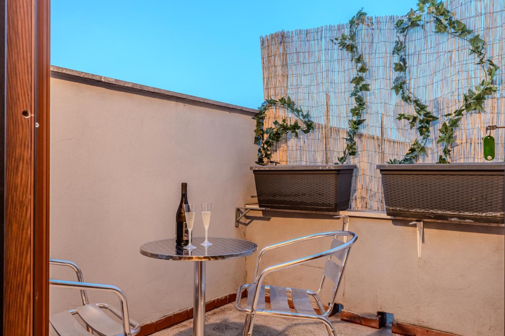 Vatican, 2 Bedrooms With Terraces And Garage Apartment Rome